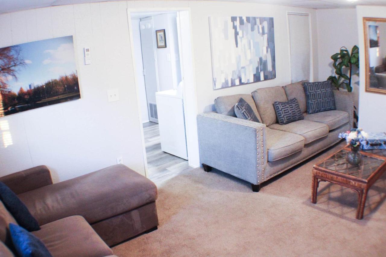 California Ave - 2 Bedroom - Home Away From Home! Pittsburgh Buitenkant foto